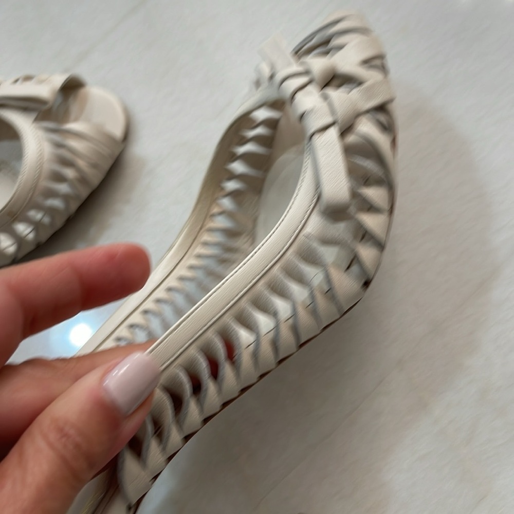 Dior Leather Cream Heeled - Picture 7 of 10